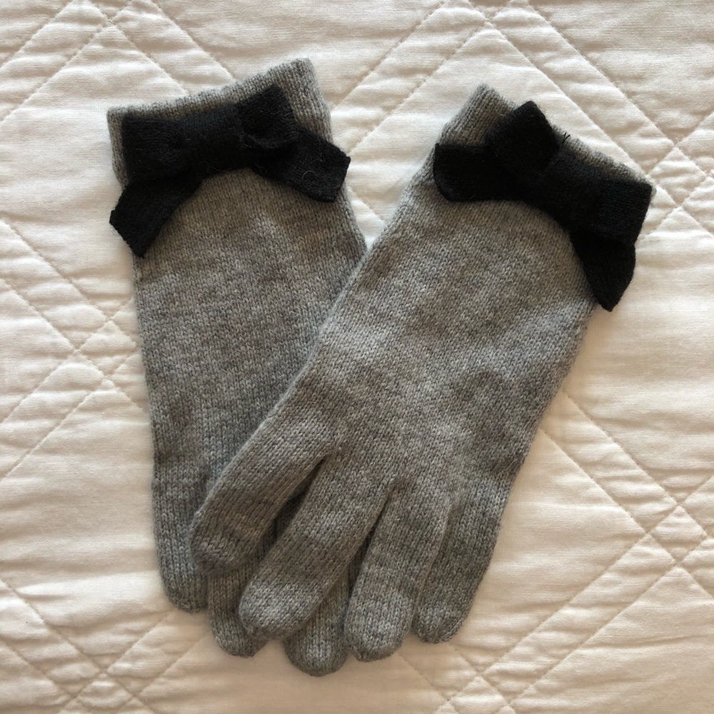 Kate Spade bow gloves!